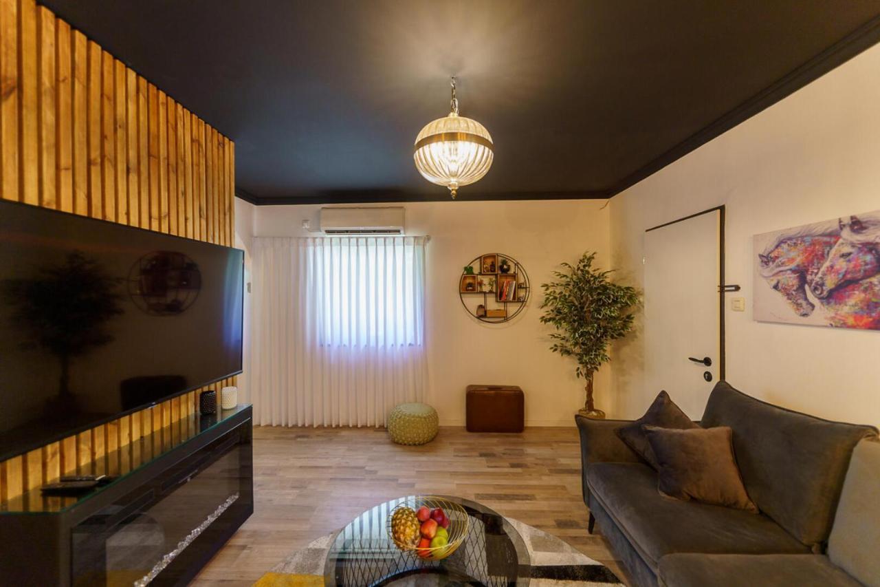 Hotel שניר 119 - סוויטה מדהימה לזוגות וסוויטה קסומה למשפחות בכפר ורדים Zewnętrze zdjęcie