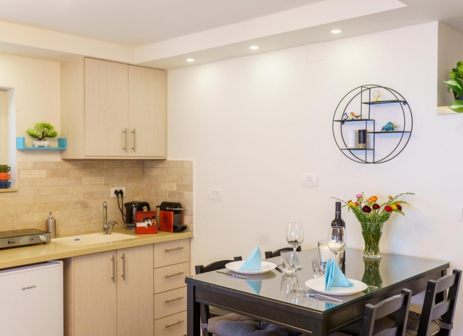 Hotel שניר 119 - סוויטה מדהימה לזוגות וסוויטה קסומה למשפחות בכפר ורדים Zewnętrze zdjęcie