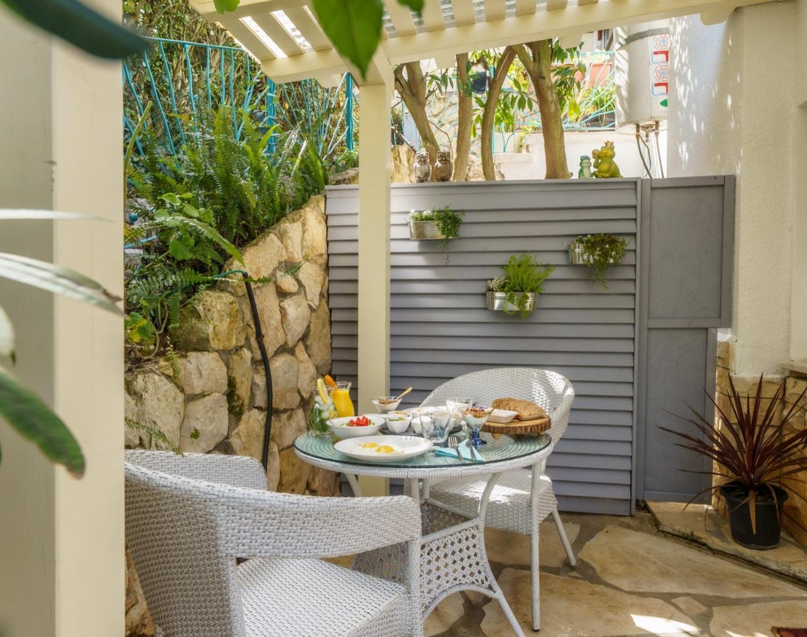 Hotel שניר 119 - סוויטה מדהימה לזוגות וסוויטה קסומה למשפחות בכפר ורדים Zewnętrze zdjęcie